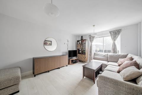 2 Proctor Close, Mitcham, CR4 2GX