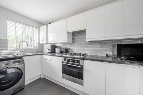 2 Proctor Close, Mitcham, CR4 2GX