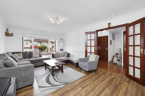 3 bedroom semi-detached house for sale, Belgrave Gardens, London, N14