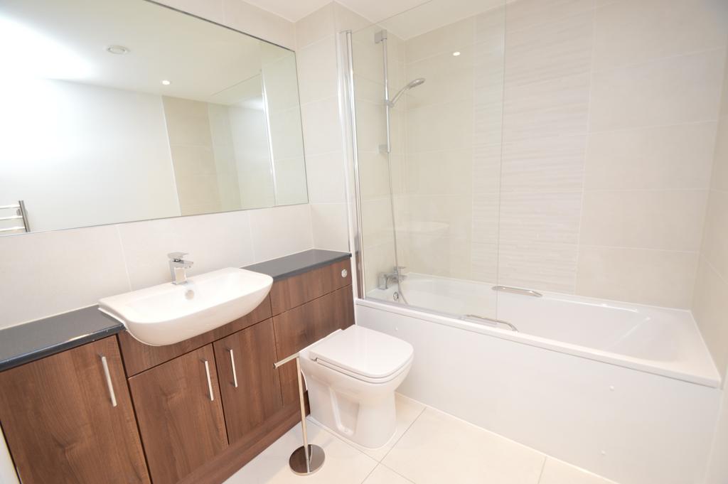 14 Zenith House Bath