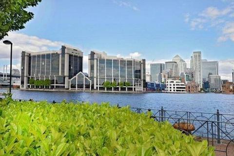 2 bedroom semi-detached house to rent, Canary Wharf, London, E14