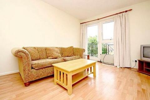 2 bedroom semi-detached house to rent, Canary Wharf, London, E14