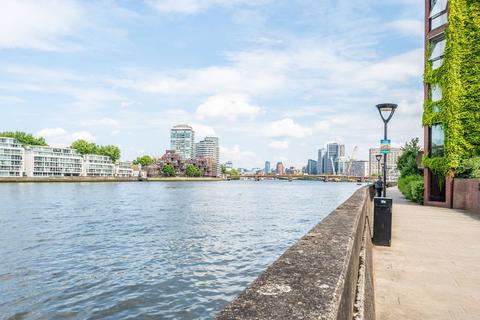 1 bedroom flat for sale, Riverside Court, Nine Elms, London, SW8