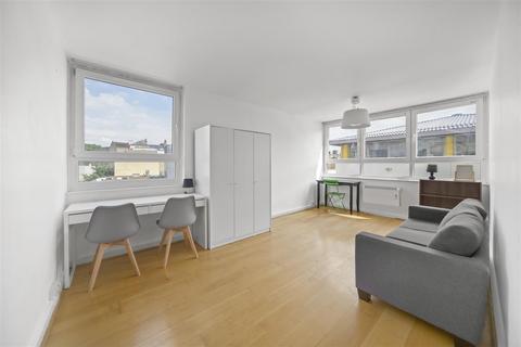 2 bedroom flat for sale, Roman Road, London