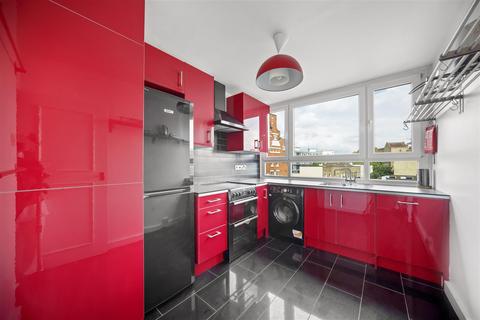 2 bedroom flat for sale, Roman Road, London