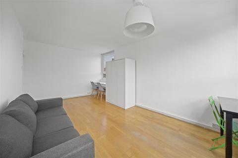 2 bedroom flat for sale, Roman Road, London