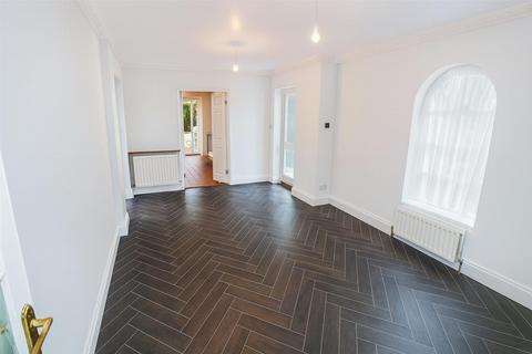 2 bedroom bungalow for sale, Glentrammon Close, Orpington BR6