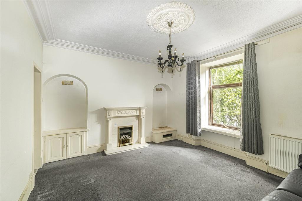 7b Claremont Place