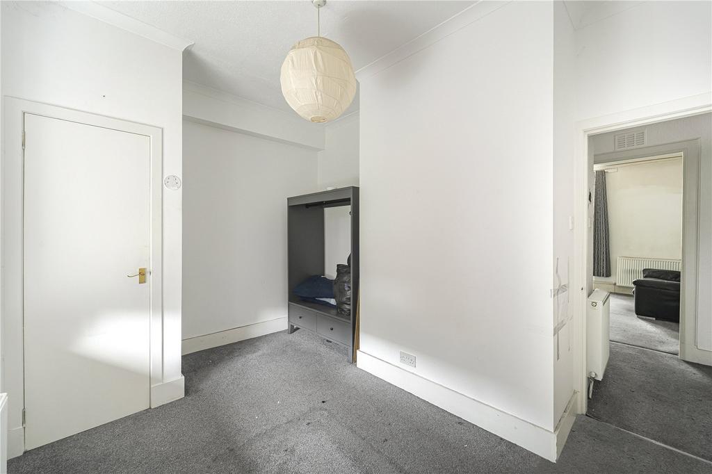 7b Claremont Place