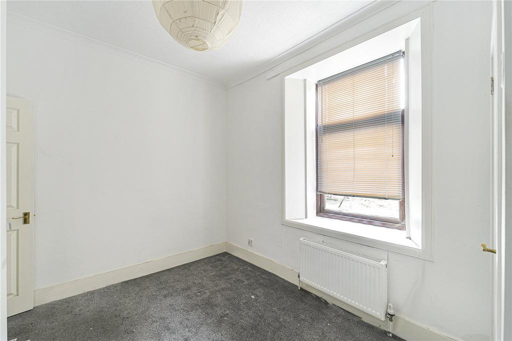 7b Claremont Place