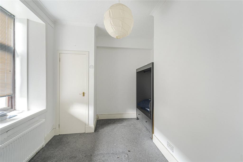 7b Claremont Place