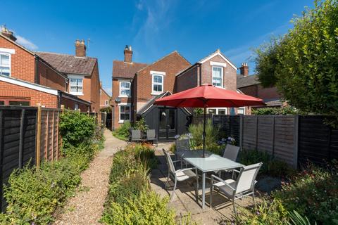 3 bedroom semi-detached house for sale, Irvine Road, Essex CO3
