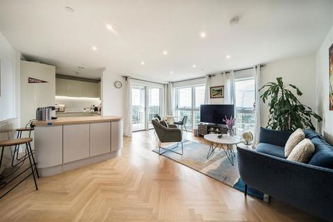 3 bedroom flat for sale, Pegler Square, London SE3