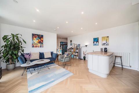 3 bedroom flat for sale, Pegler Square, London SE3
