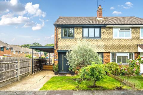 10 Regan Close, Guildford, GU2 9RA