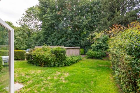 72a Holmesdale Road, Reigate, RH2 0BX