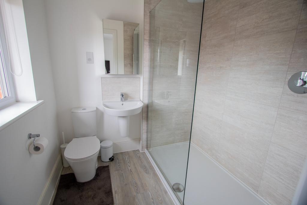 Ensuite shower room