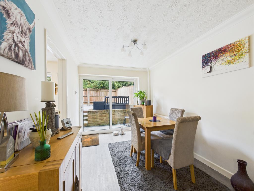 Cam01354 g0 pr0570 still005