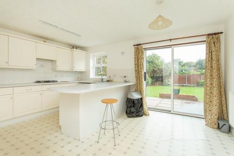 9 Ealham Close, Canterbury, CT4 7BW