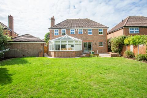 9 Ealham Close, Canterbury, CT4 7BW