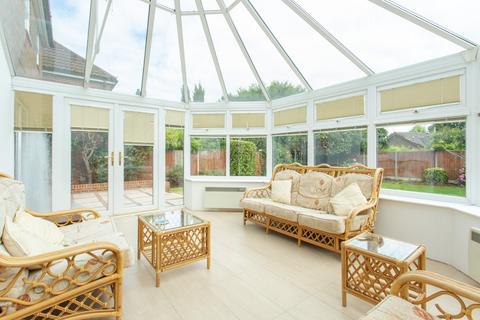 9 Ealham Close, Canterbury, CT4 7BW