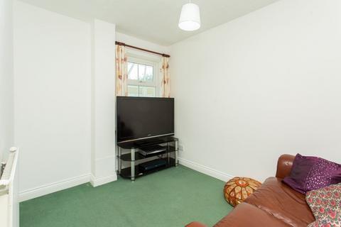 9 Ealham Close, Canterbury, CT4 7BW
