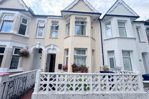 West End Road,  Southall, UB1