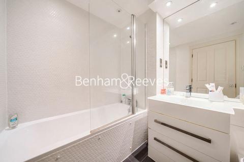 3 bedroom apartment to rent, Courtfield Gardens5, Kensington SW5