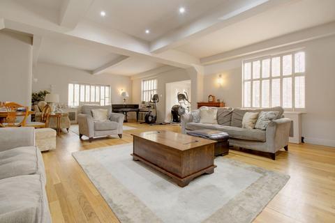 6 bedroom detached house for sale, Barnes House, Barnes Lane, Kings Langley, Hertfordshire, WD4 9LB