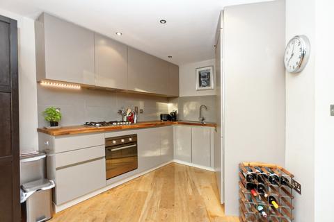 2 bedroom flat for sale, Underhill Road, East Dulwich, London, SE22