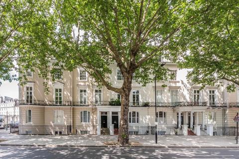 Holland Park Avenue, London W11