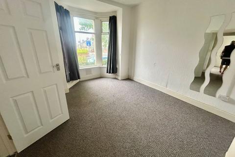 1 bedroom ground floor flat for sale, Holton Road, Barry CF63