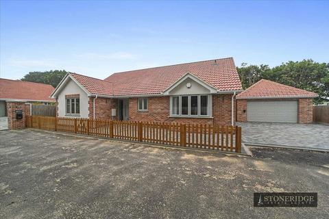 3 bedroom bungalow for sale, Little Clacton CO16