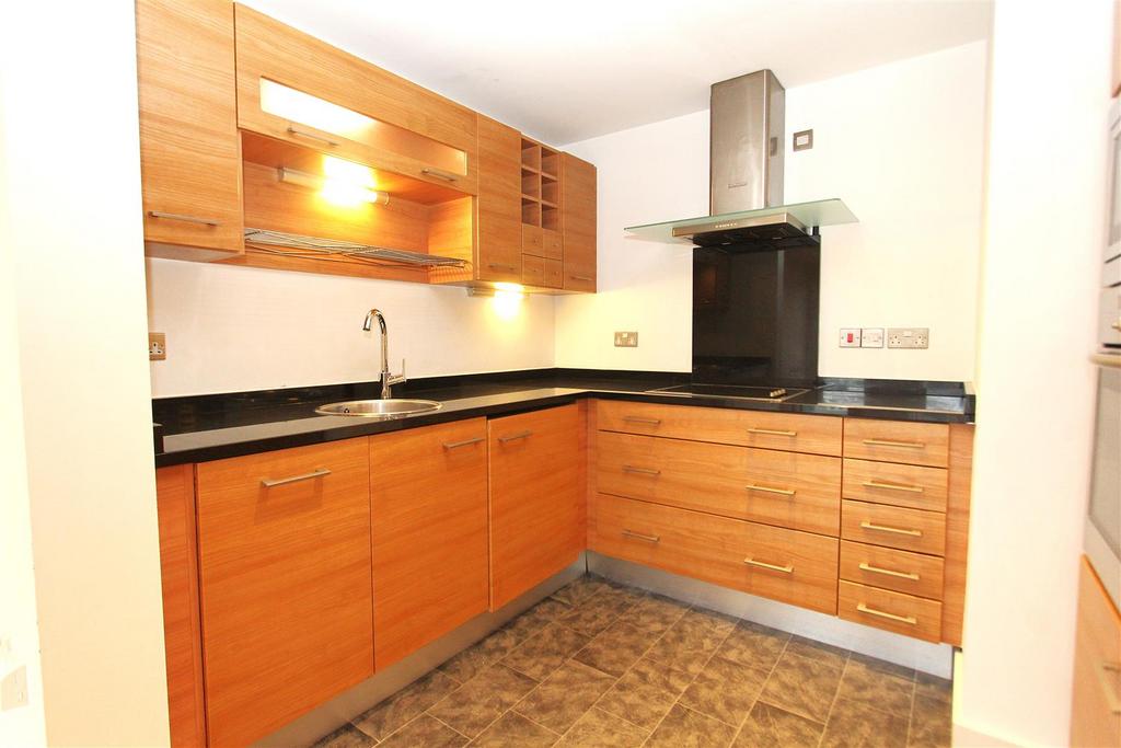 Kitchen 2.JPG