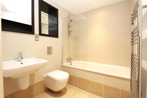 2 bedroom flat to rent, McClure House, Leeds Dock