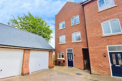 3 bedroom townhouse for sale, Courtyard Close, Syston, LE7