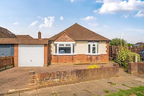 Barton Close, Shepperton, TW17