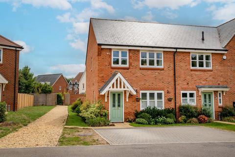 3 bedroom end of terrace house for sale - Hazel Way, Whitchurch, RG28 7FY