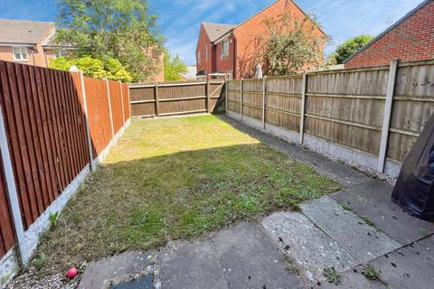 3 bedroom townhouse for sale, Clough Drive, Burton-on-Trent, DE14