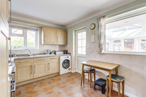 2 Stopham Close, Worthing, BN14 7QE