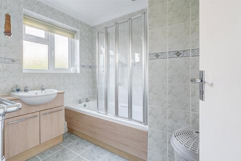 2 Stopham Close, Worthing, BN14 7QE