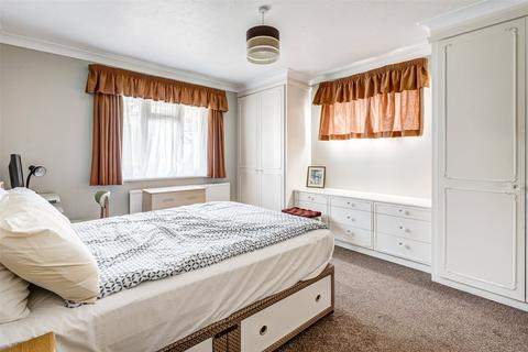 2 Stopham Close, Worthing, BN14 7QE