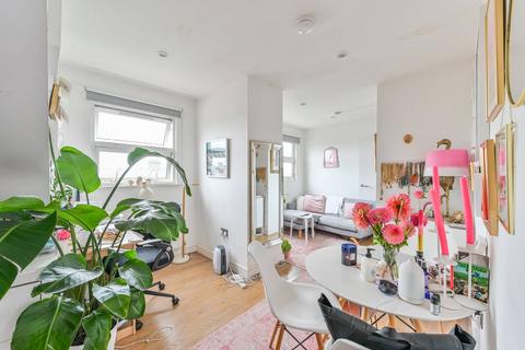 Saltram Crescent, Queen's Park, London, W9