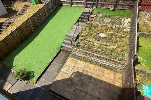 undefined, Kershaw Crescent, Halifax HX2