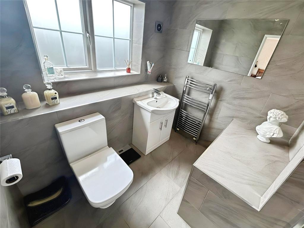 Ensuite