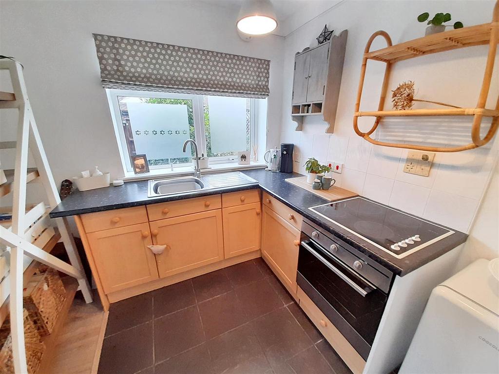 Annexe kitchen new.jpg