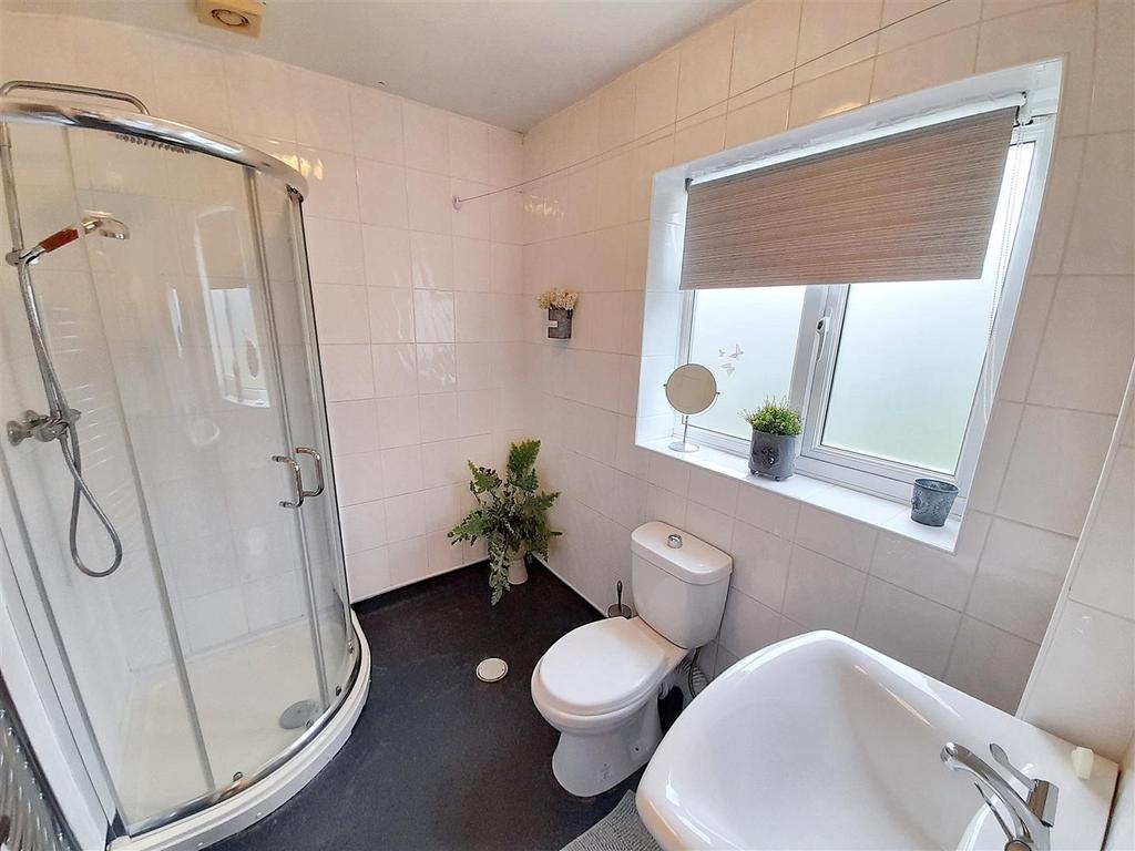 Annexe shower room