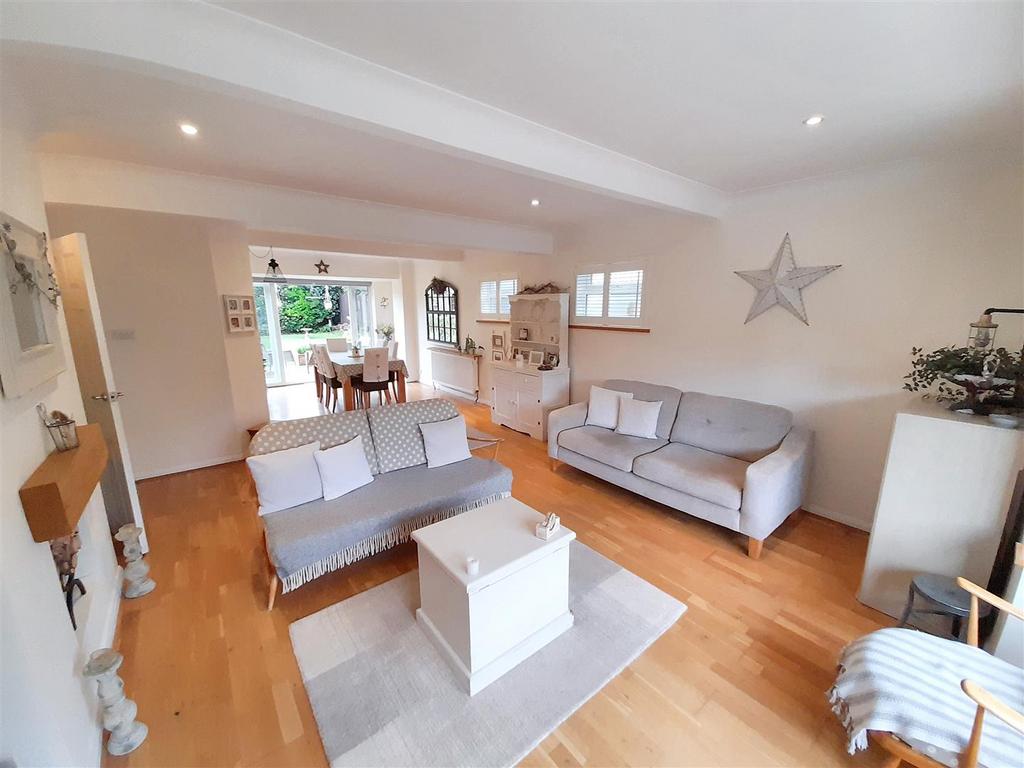 Living room new.jpg