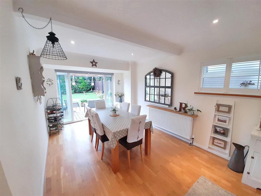 Dining area 1 new.jpg