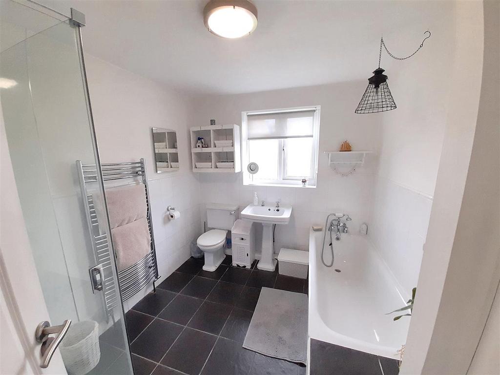 Bath / shower room